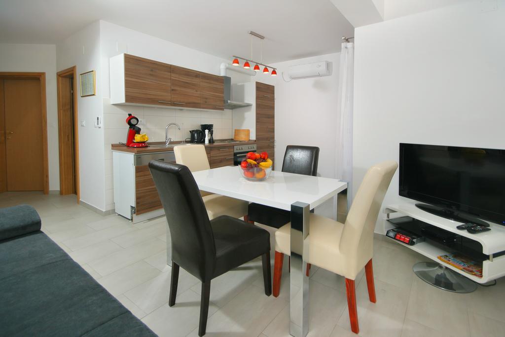 Apartmani Mane Trogir Exterior foto