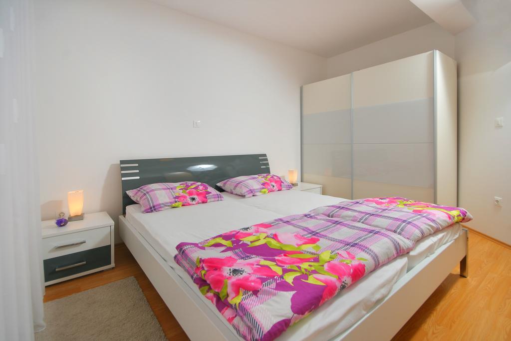 Apartmani Mane Trogir Exterior foto