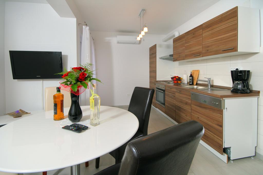 Apartmani Mane Trogir Exterior foto